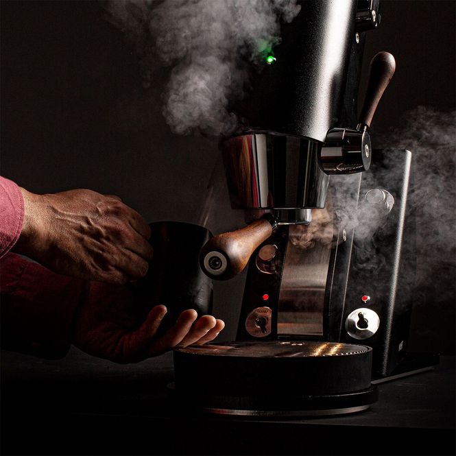 Hovedbilde Manument - Black - Verdens beste espressomaskin